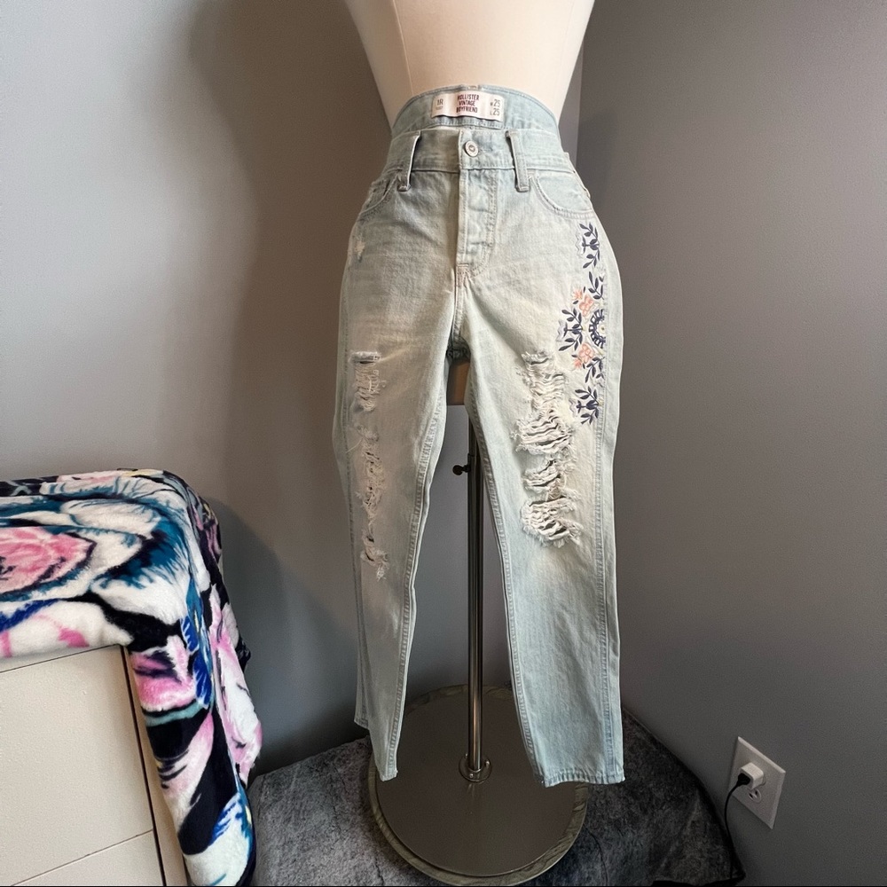Hollister Jeans 1R Vintage Boyfriend Embroidered Ripped Distressed Button Fly